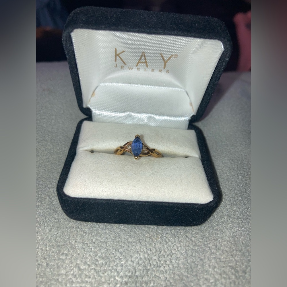 Vintage marquise cut sapphire ring - Picture 2 of 4